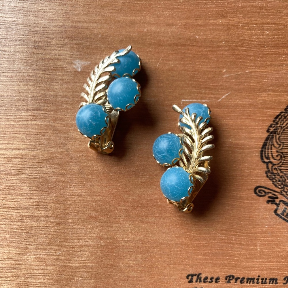 Blue Marble Resin Gold Filigree Leaf Clip On Earrings Vintage